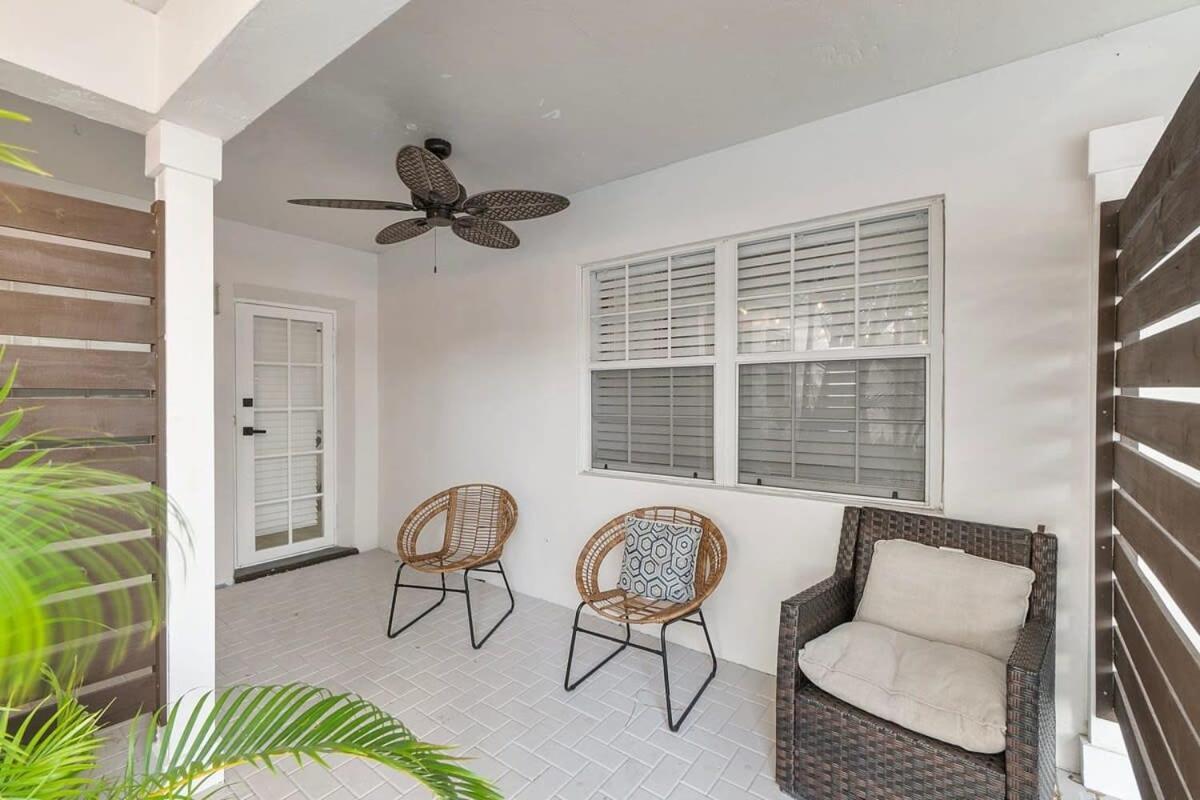 Walk To Las Olas Banyan Room Palm Paradise Inn Fort Lauderdale Exterior photo